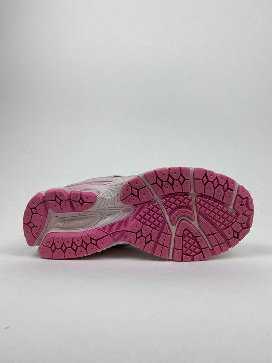 New Balance 2002R Rose (Taille 37)