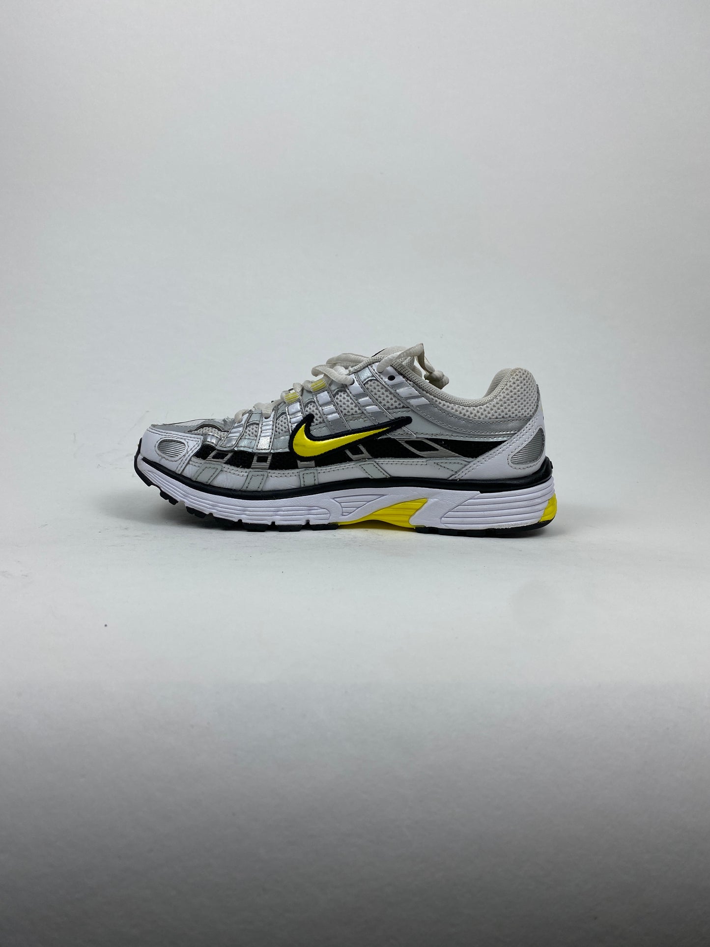 Nike P-6000 Metallic Platinum Opti Yellow (Taille 36,5)