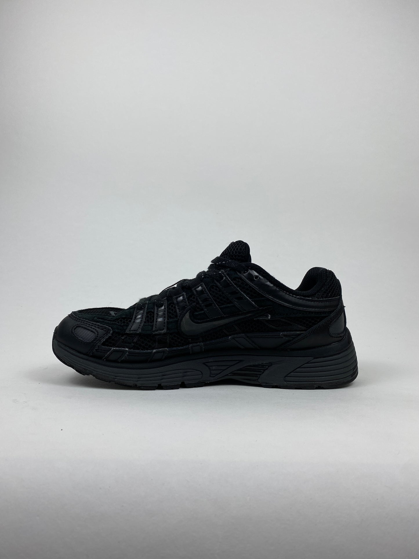 Nike P-6000 Premium Triple Black (Taille 40)
