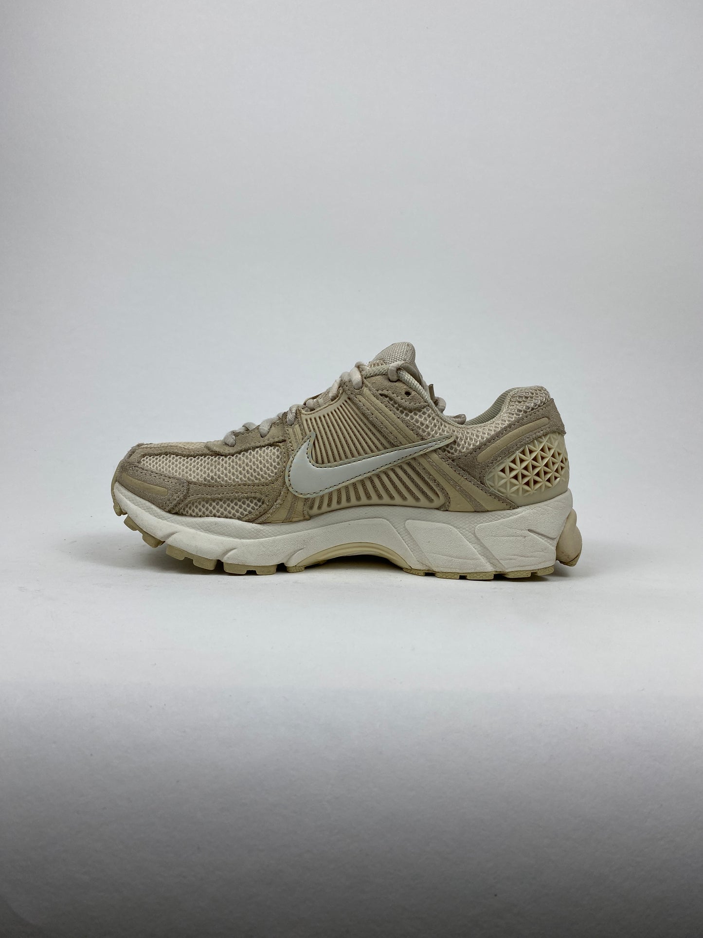 Nike Zoom Vomero 5 Beach (Taille 39)