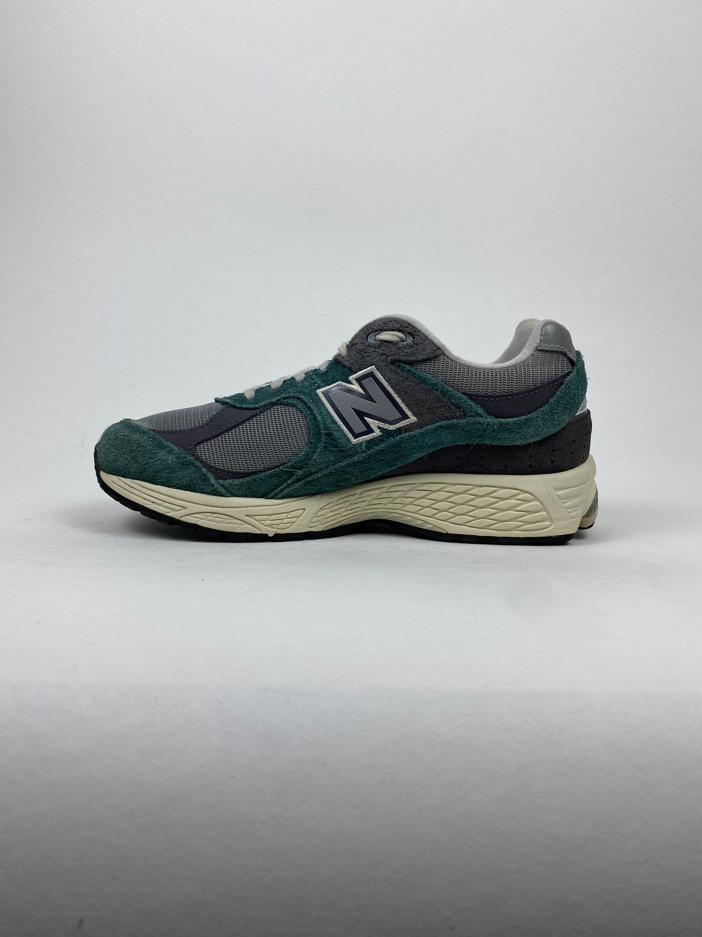New Balance 2002R New Spruce Magnet (Taille 40,5)
