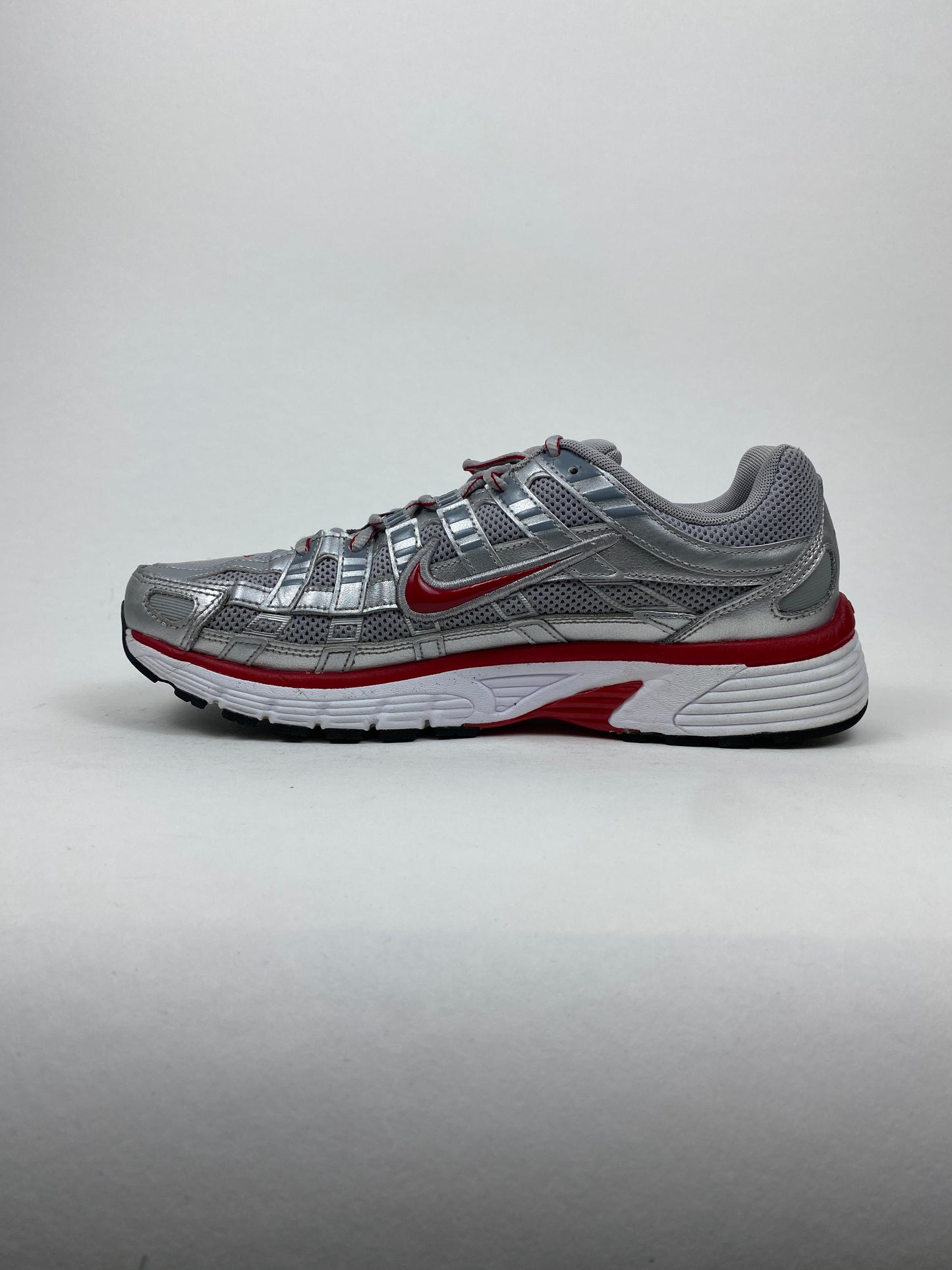 Nike P-6000 Metallic Silver Gym Red (Taille 43)