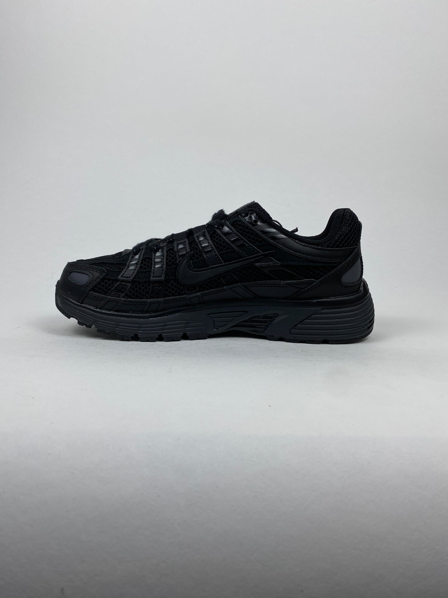 Nike P-6000 Premium Triple Black (Taille 40)