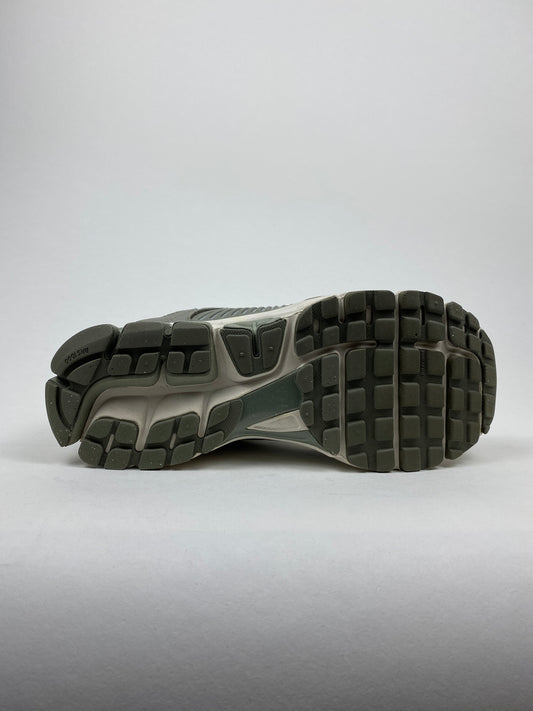 Nike Zoom Vomero 5 Dark Stucco (Taille 42,5)