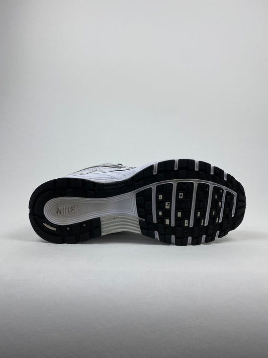 Nike P-6000 White Metallic Silver Black (Taille 38,5)
