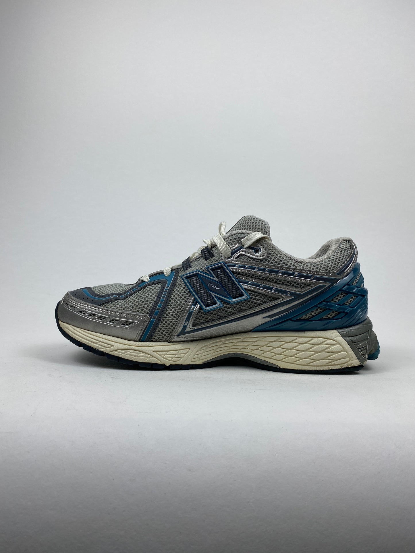New Balance 1906R Silver Metallic Terrarium (Taille 43)
