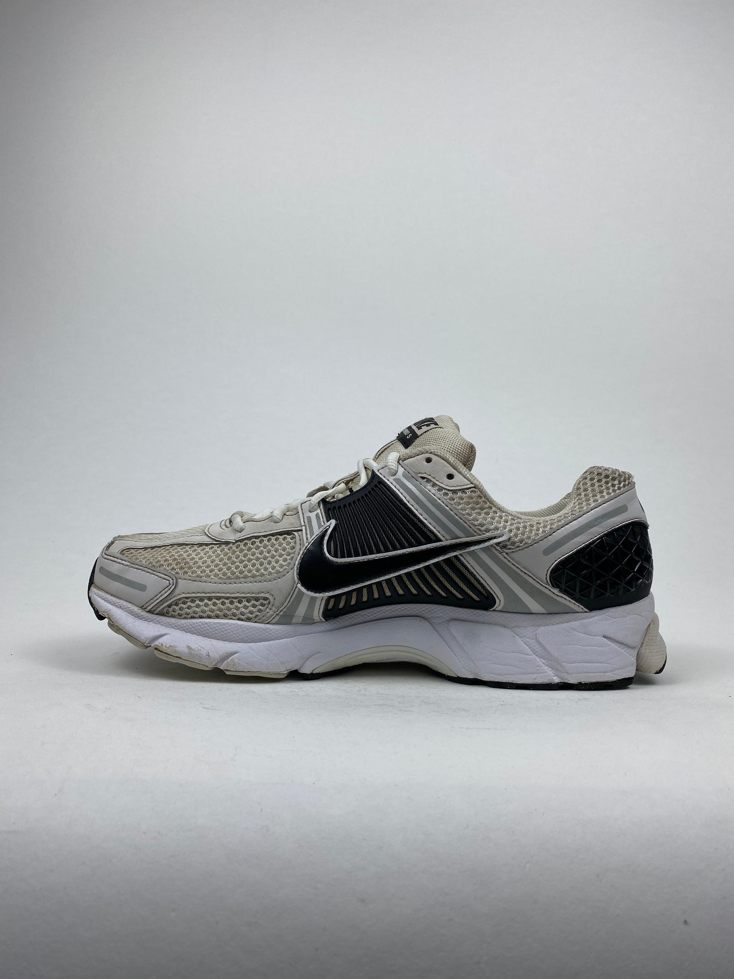 Nike Zoom Vomero 5 White Black (Taille 45)