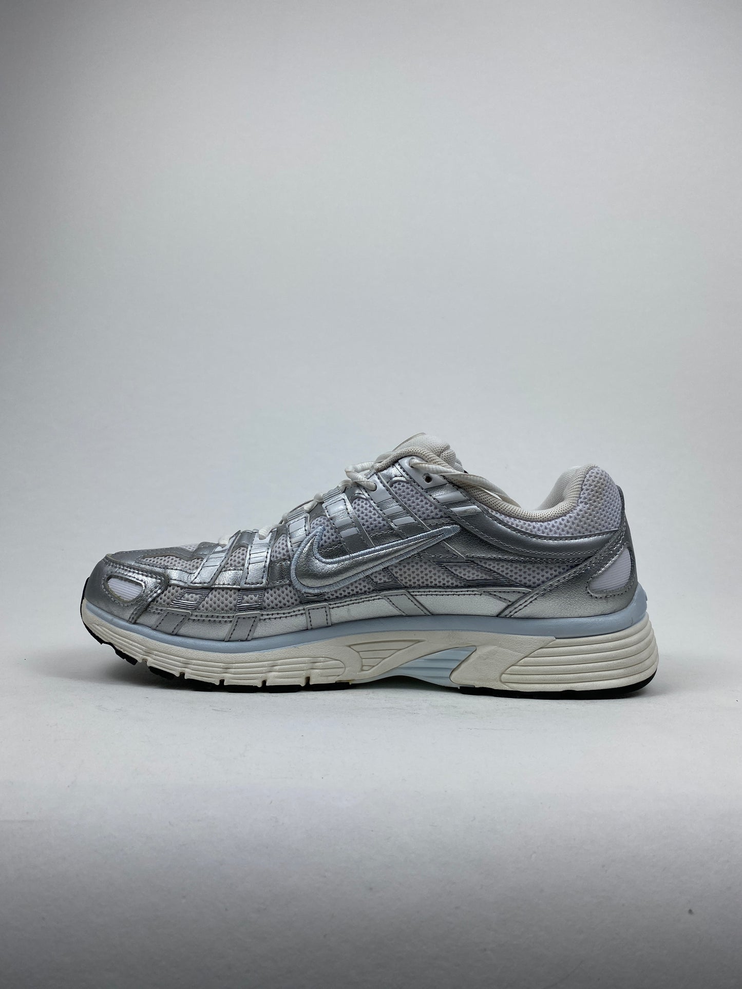 Nike P-6000 White Blue Tint Sail Metallic Silver (Taille 43)