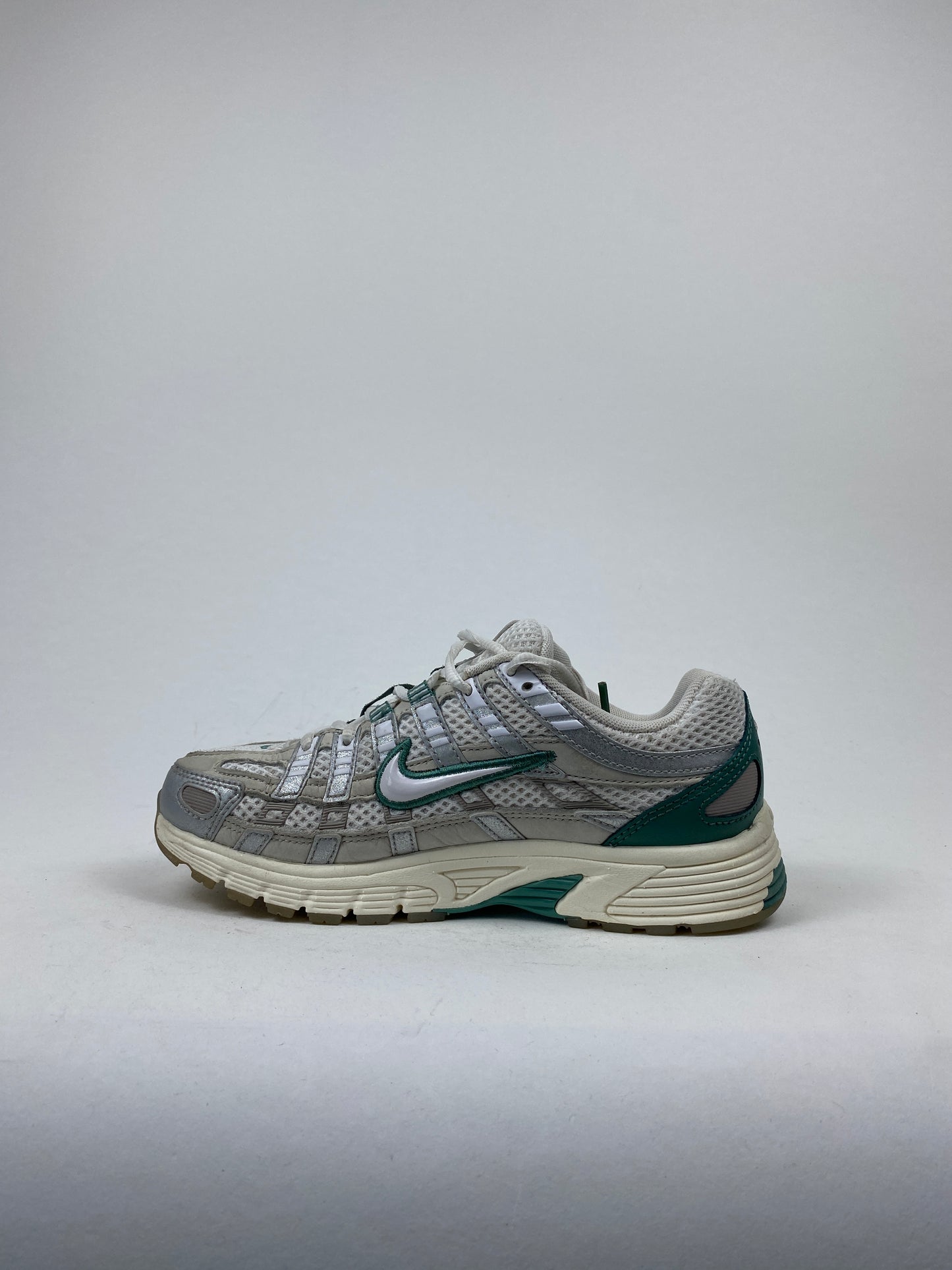 Nike P-6000 Premium Light Bone Bicoastal Green (Taille 36)