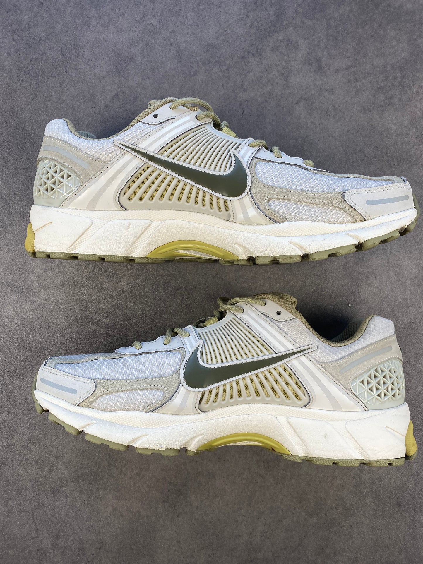 Nike Zoom Vomero 5 SP Light Bone Neutral Olive
