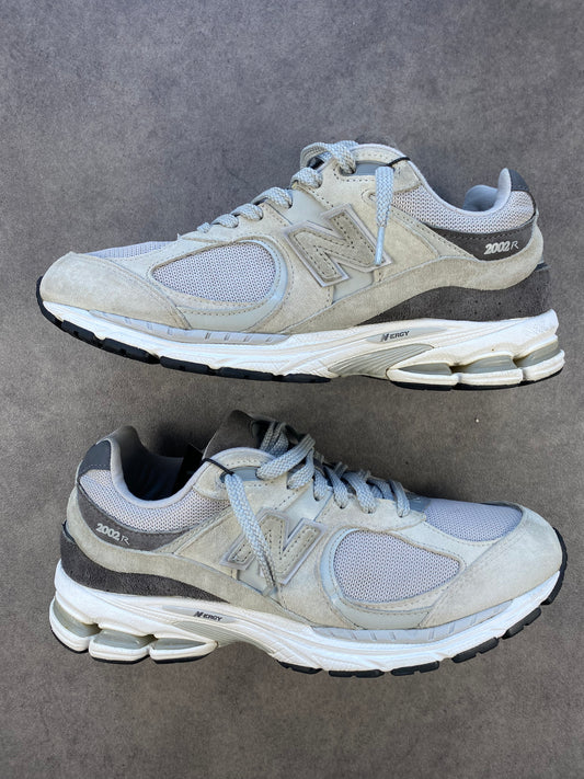 New Balance 2002R Light Dark Grey