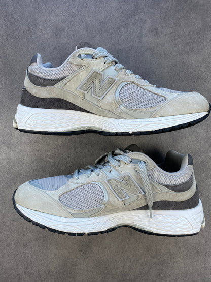 New Balance 2002R Light Dark Grey