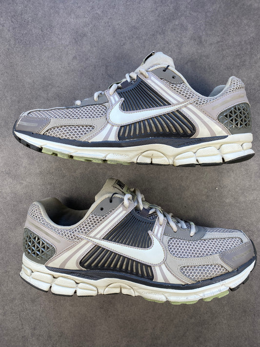 Nike Zoom Vomero 5 Cobblestone Flat Pewter
