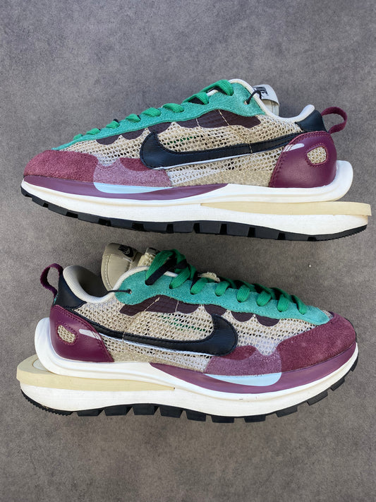 Nike Vaporwaffle Sacai Villain Red Neptune Green