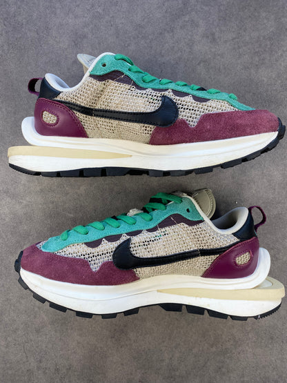 Nike Vaporwaffle Sacai Villain Red Neptune Green