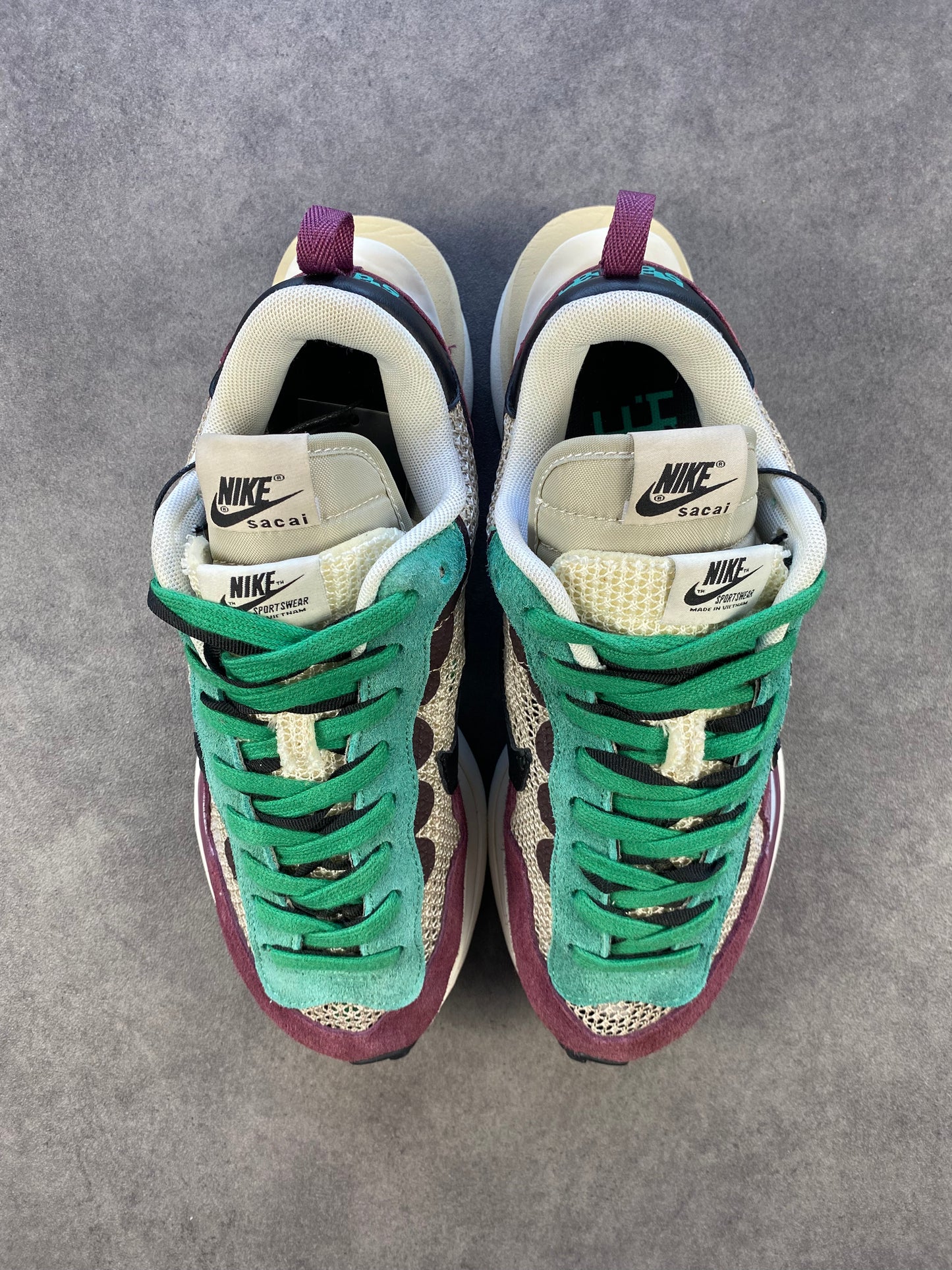 Nike Vaporwaffle Sacai Villain Red Neptune Green