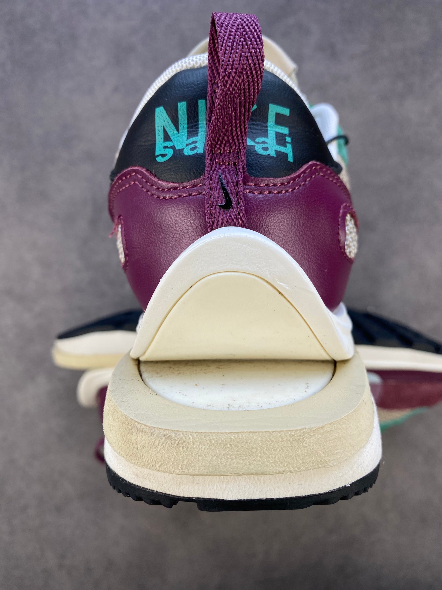 Nike Vaporwaffle Sacai Villain Red Neptune Green