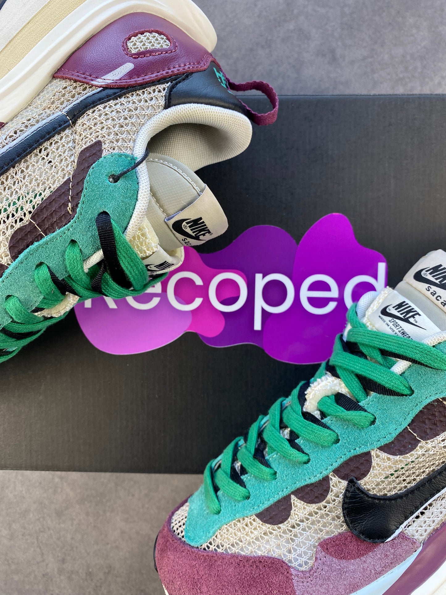 Nike Vaporwaffle Sacai Villain Red Neptune Green