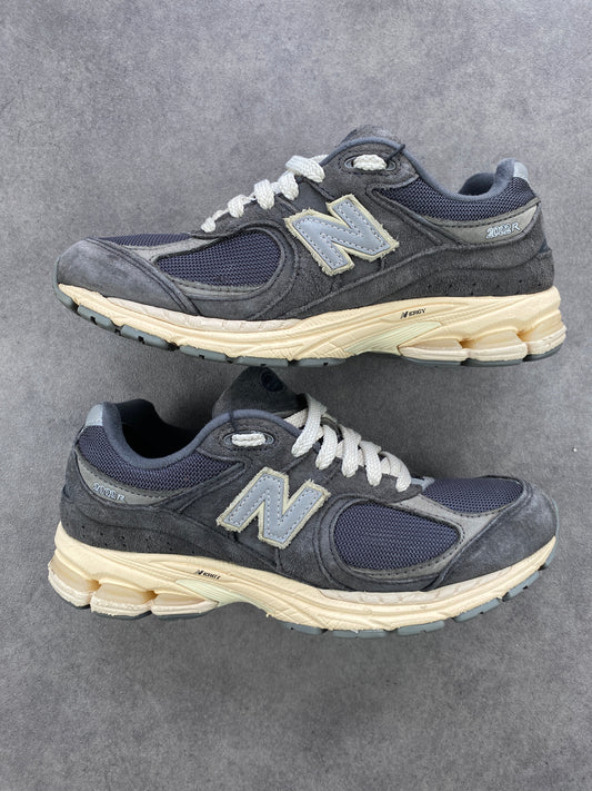 New Balance 2002R Black Dark Grey