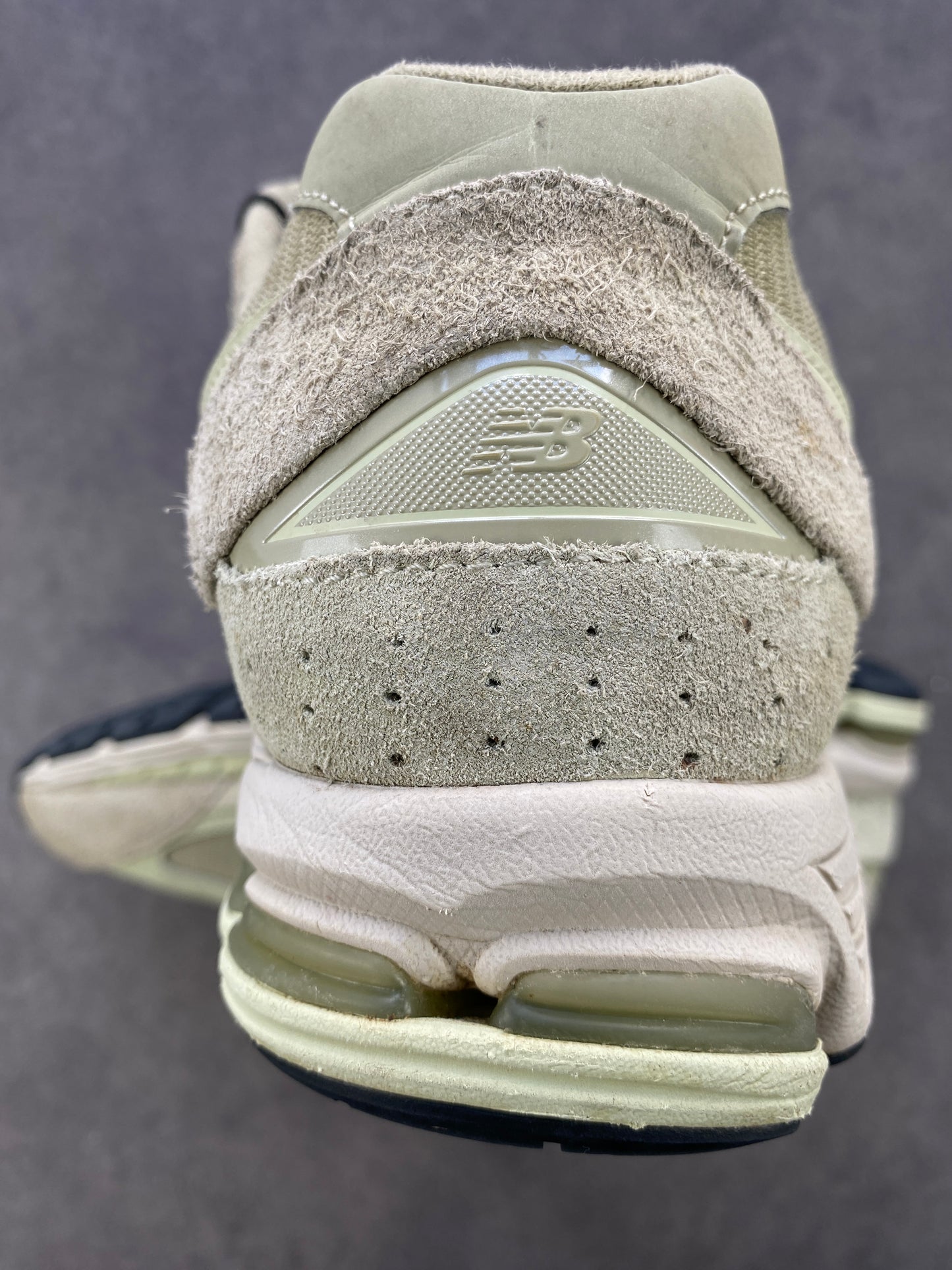 Asos Exclusive New Balance 2002R Light Green