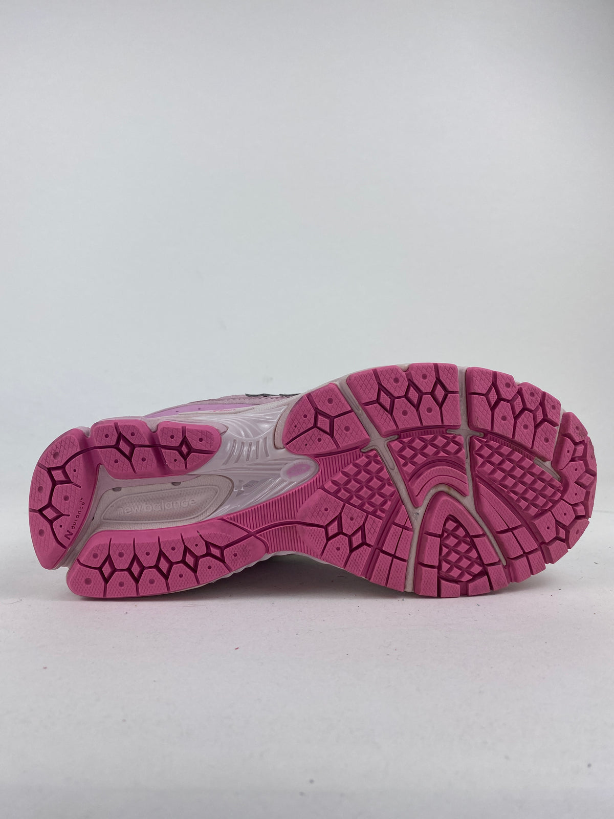 New Balance 2002R Rose (Taille 36)