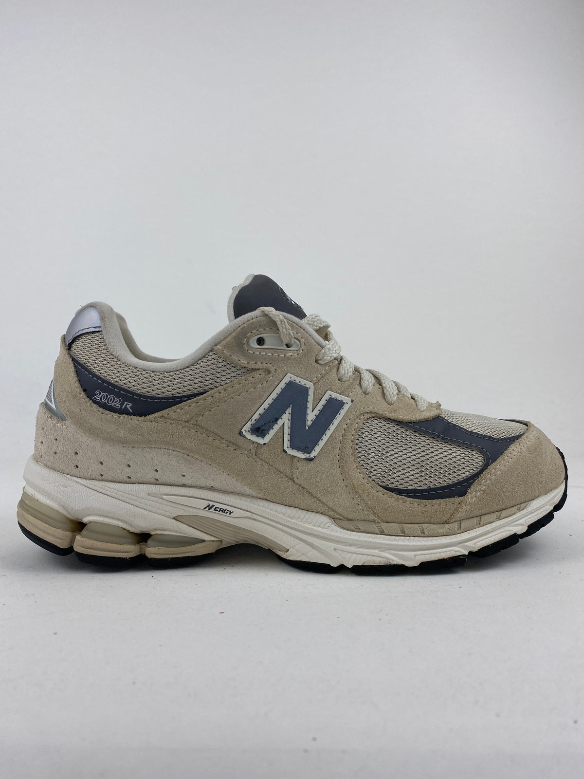 New Balance 2002R Sandstone Magnet (Taille 39,5)