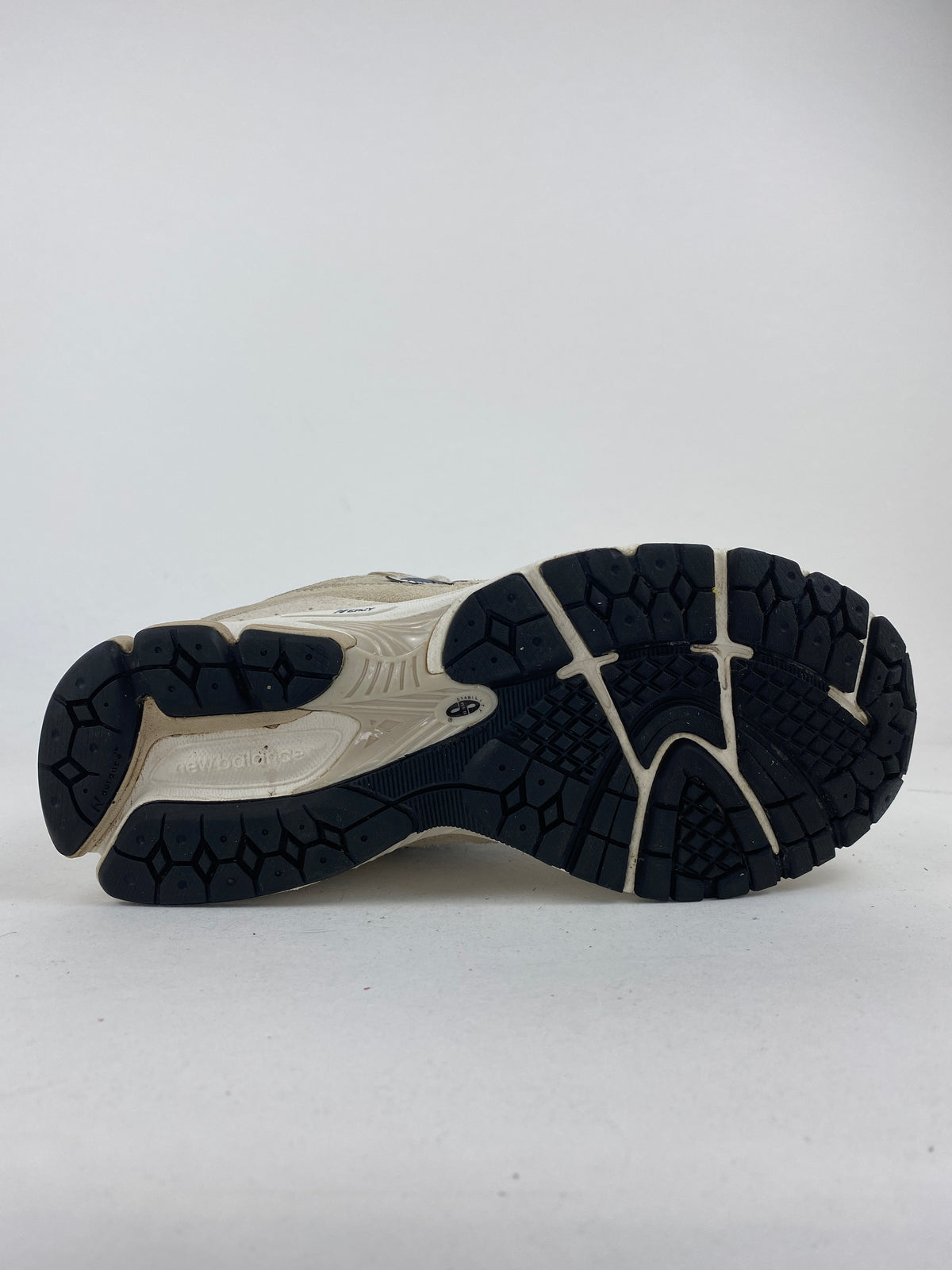 New Balance 2002R Sandstone Magnet (Taille 39,5)