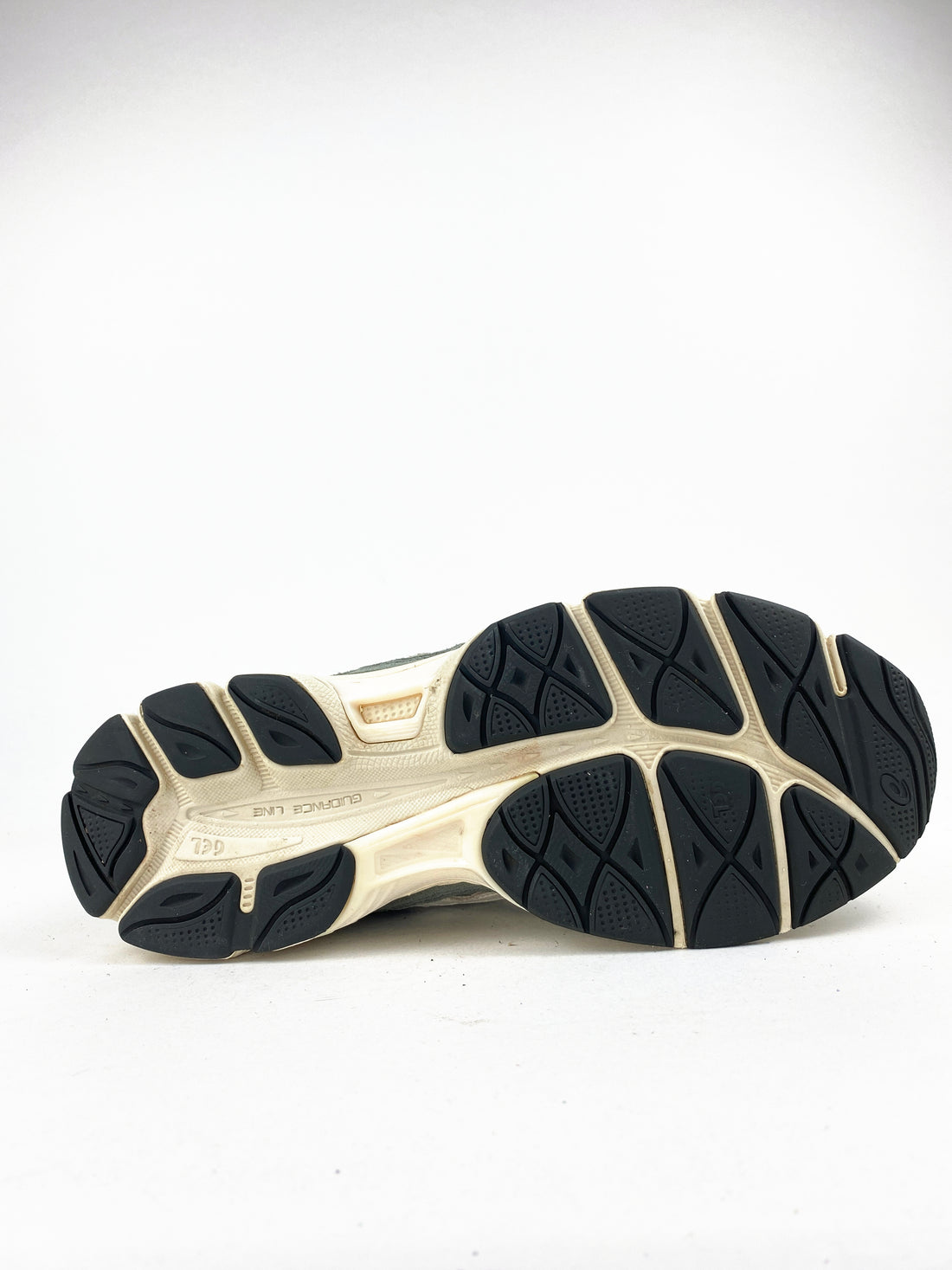 ASICS Gel-NYC Graphite Grey Smoke Grey