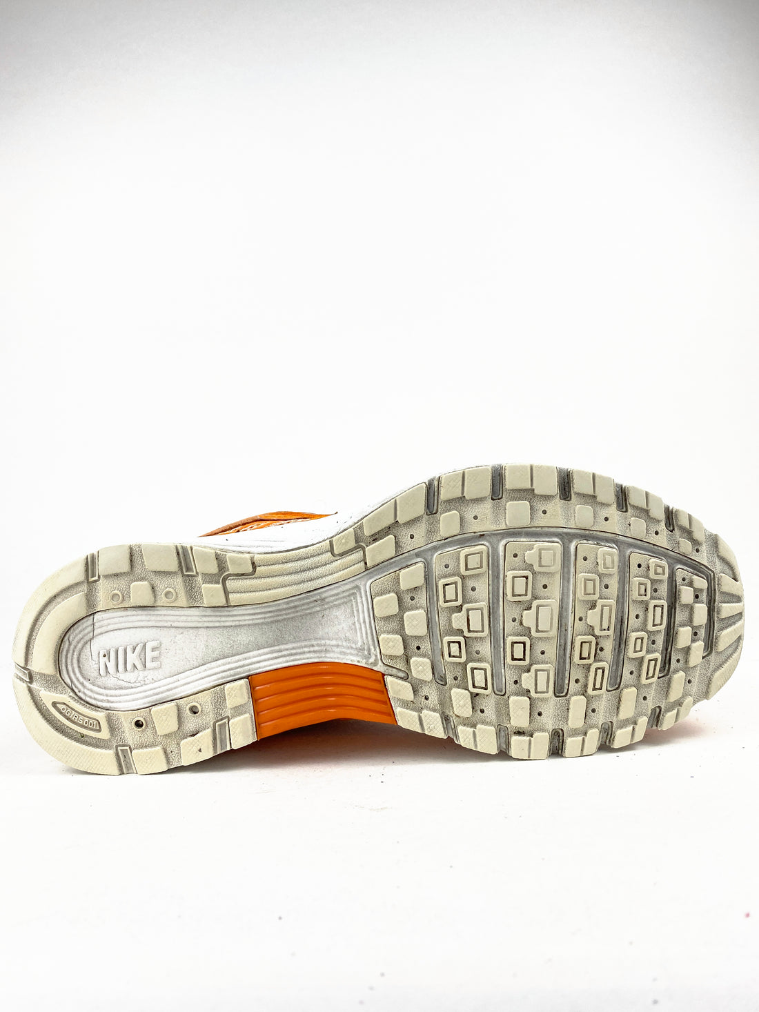 Nike P-6000 Premium Kumquat