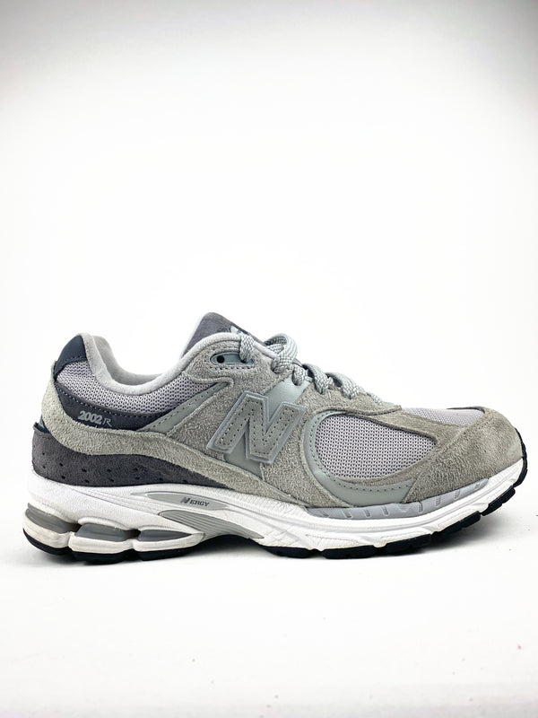 New Balance 2002R Light Dark Grey