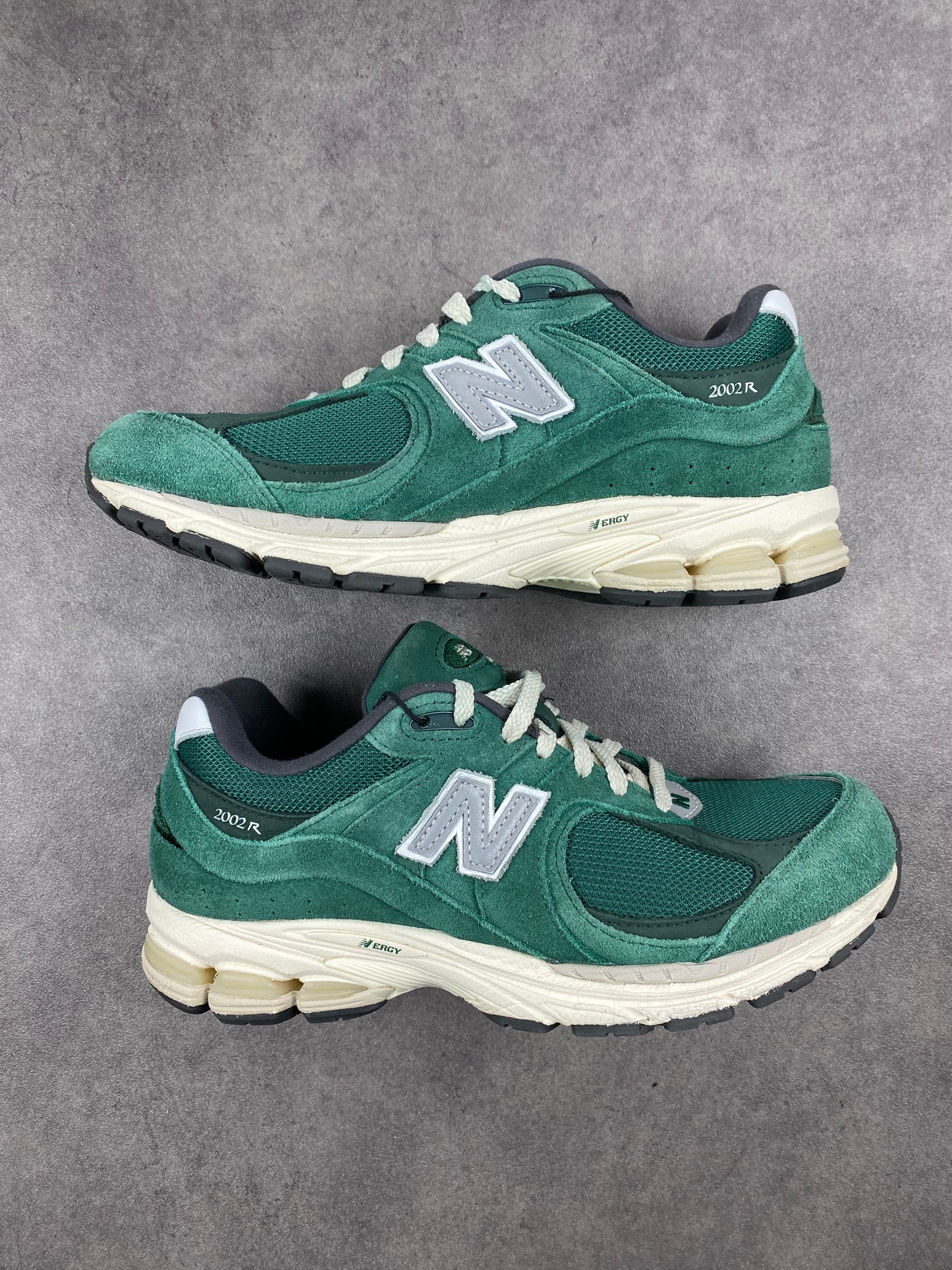 New Balance 2002R Nightwatch Green