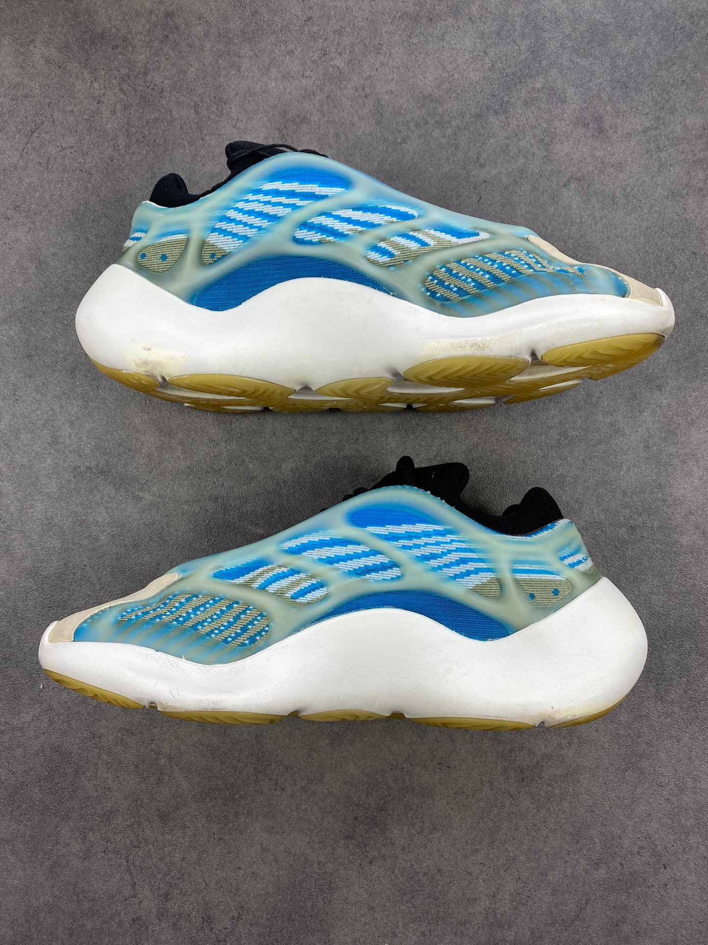 Yeezy 700 Arzareth