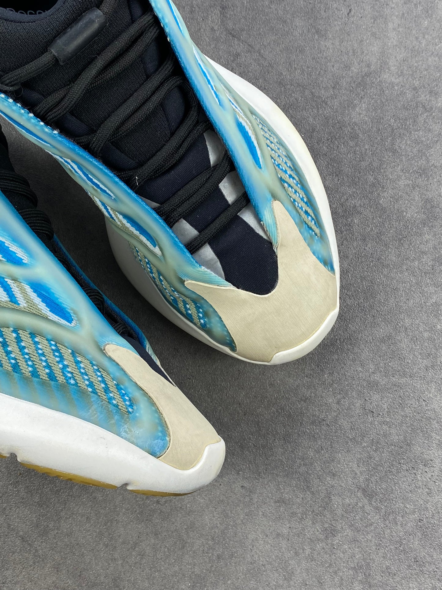 Yeezy 700 Arzareth