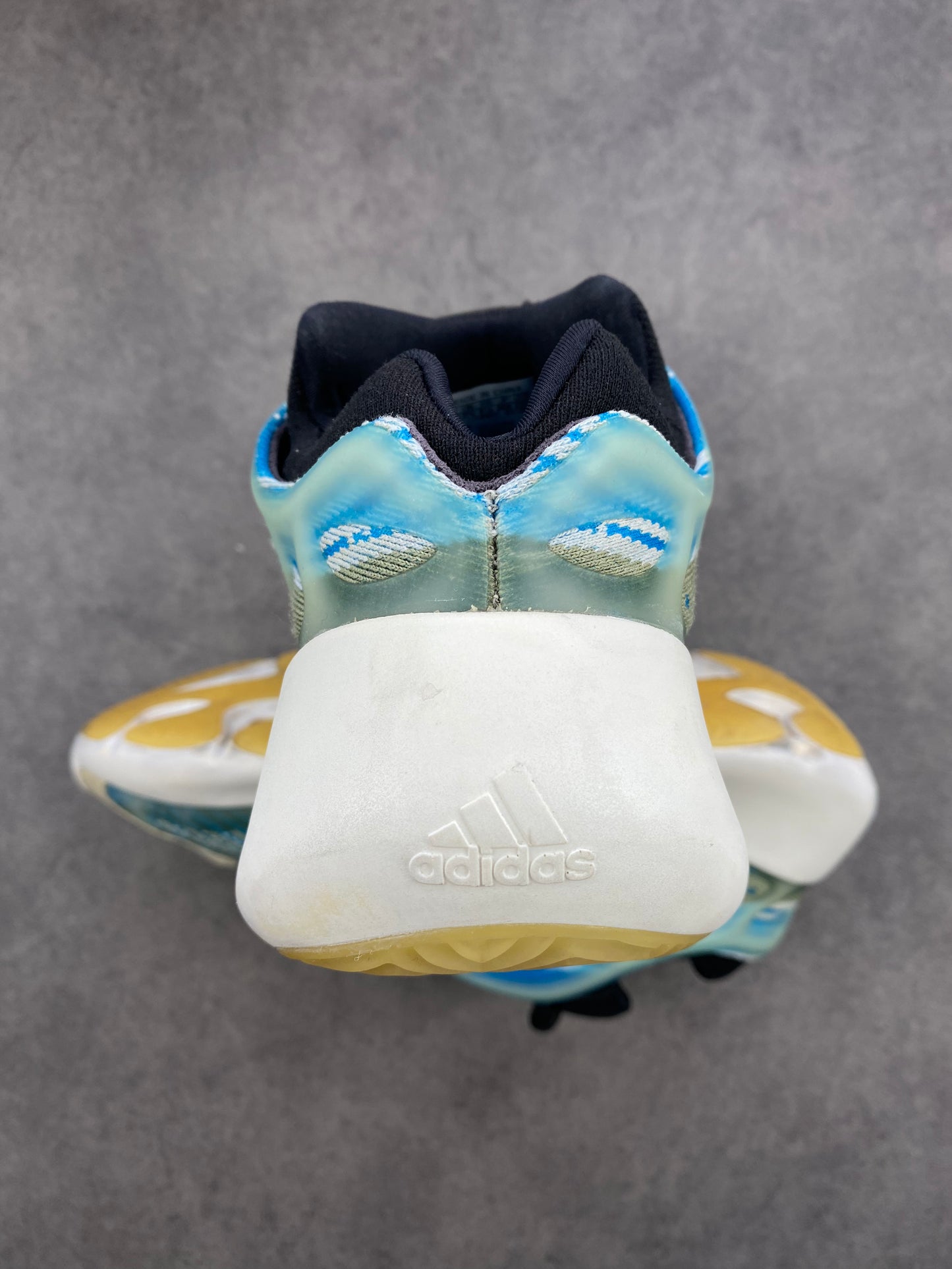 Yeezy 700 Arzareth