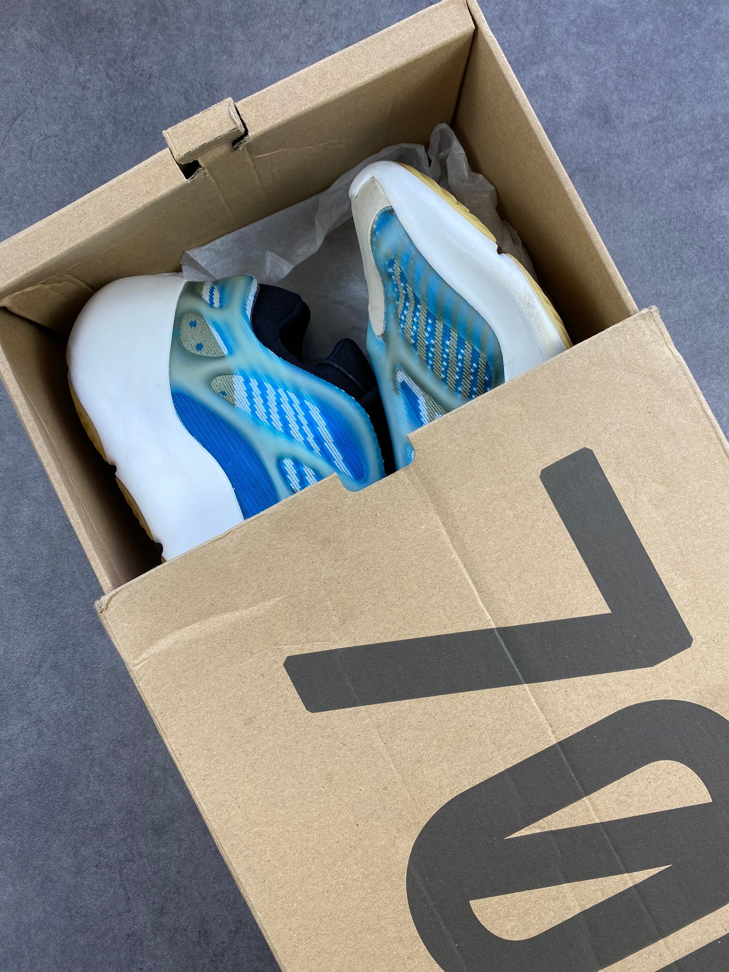 Yeezy 700 Arzareth