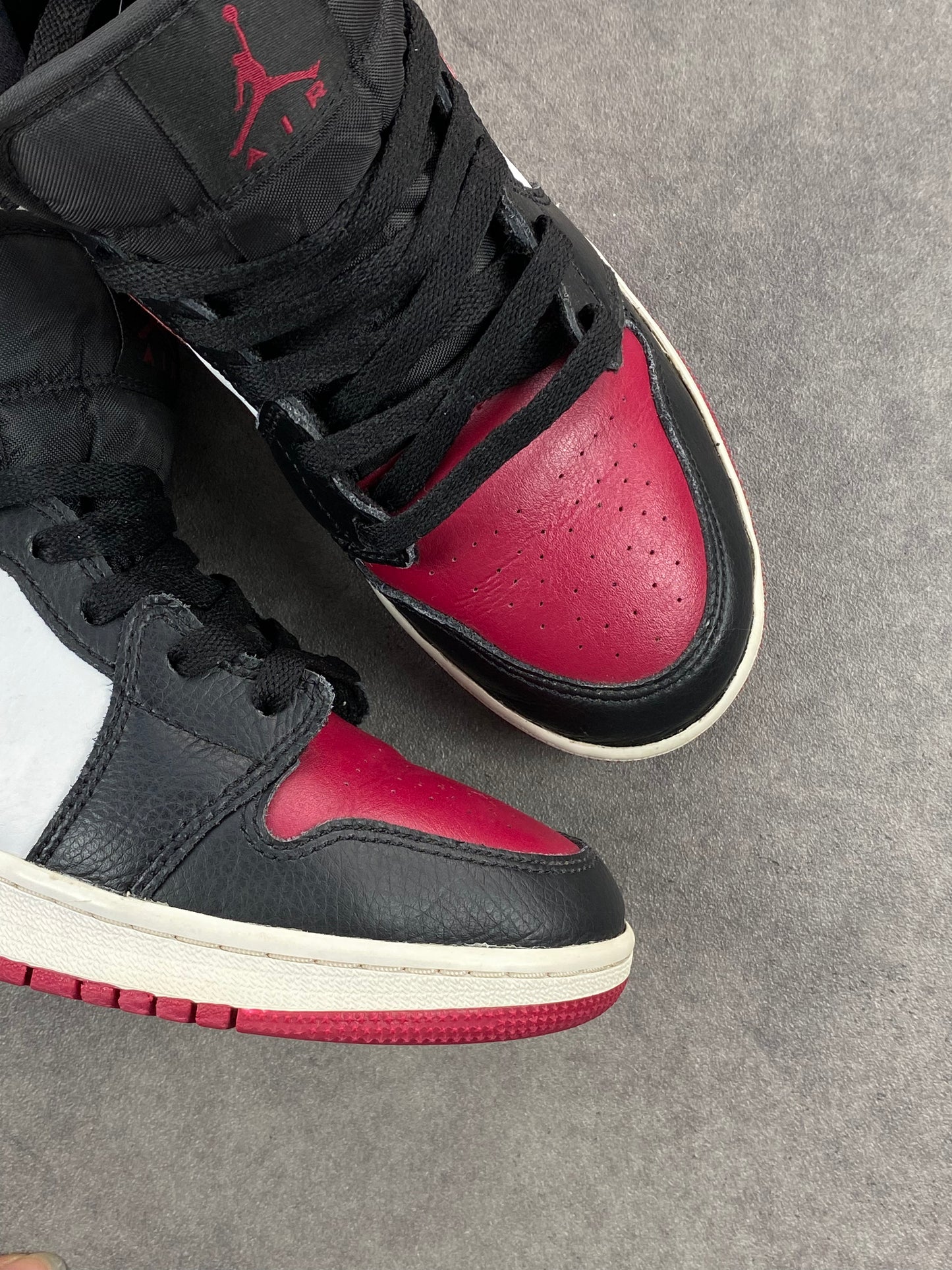 Jordan 1 MidBred Toe (GS)
