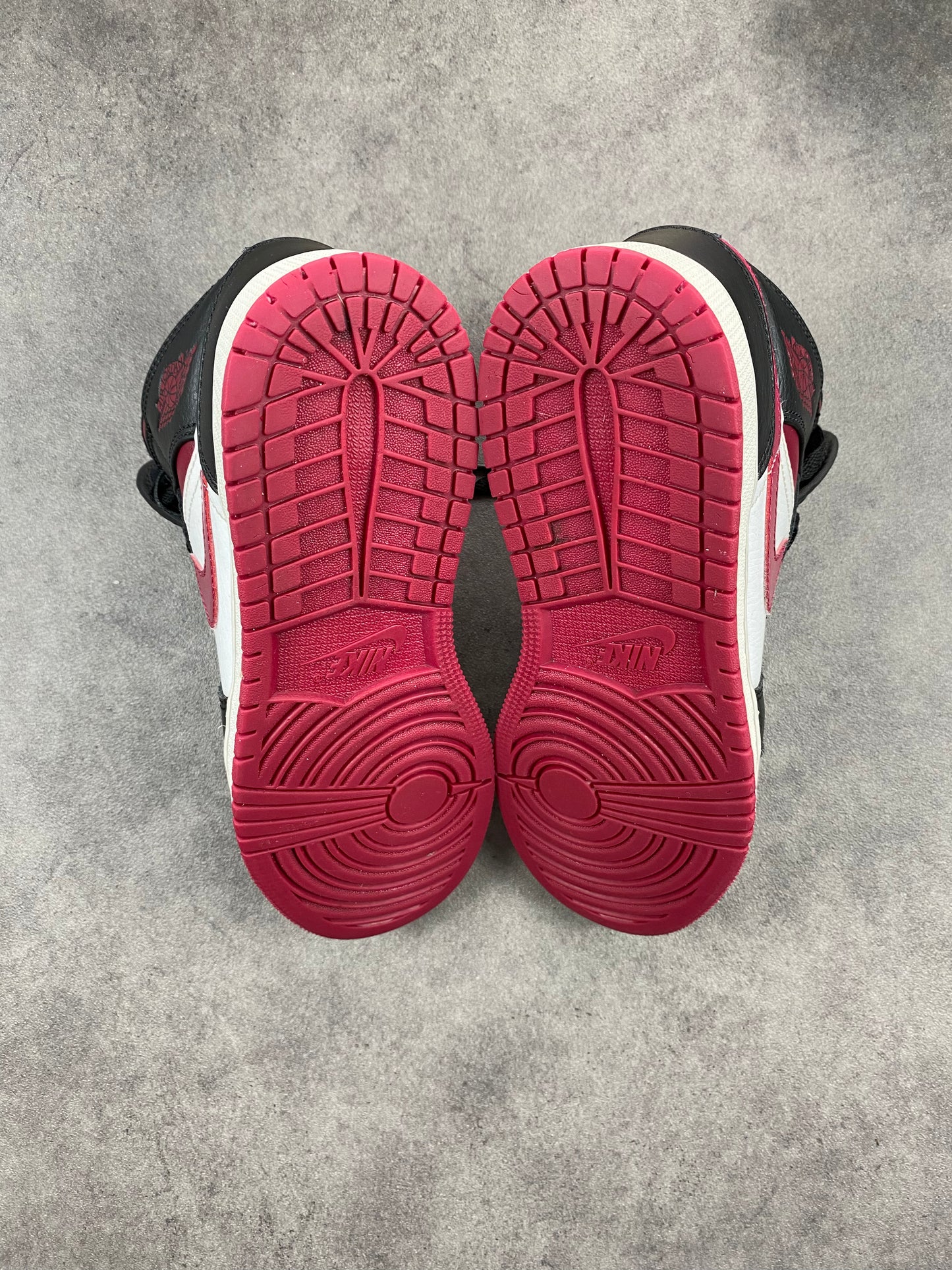 Jordan 1 MidBred Toe (GS)