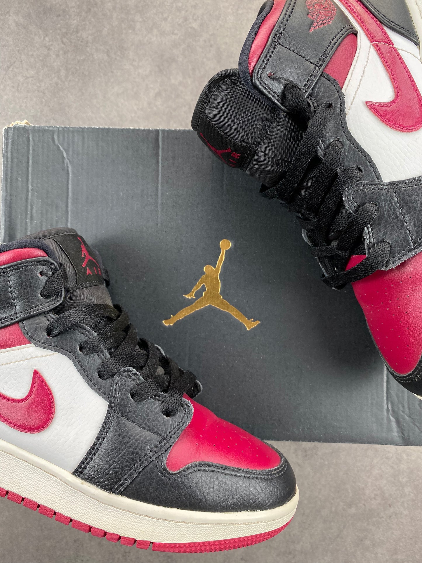Jordan 1 MidBred Toe (GS)