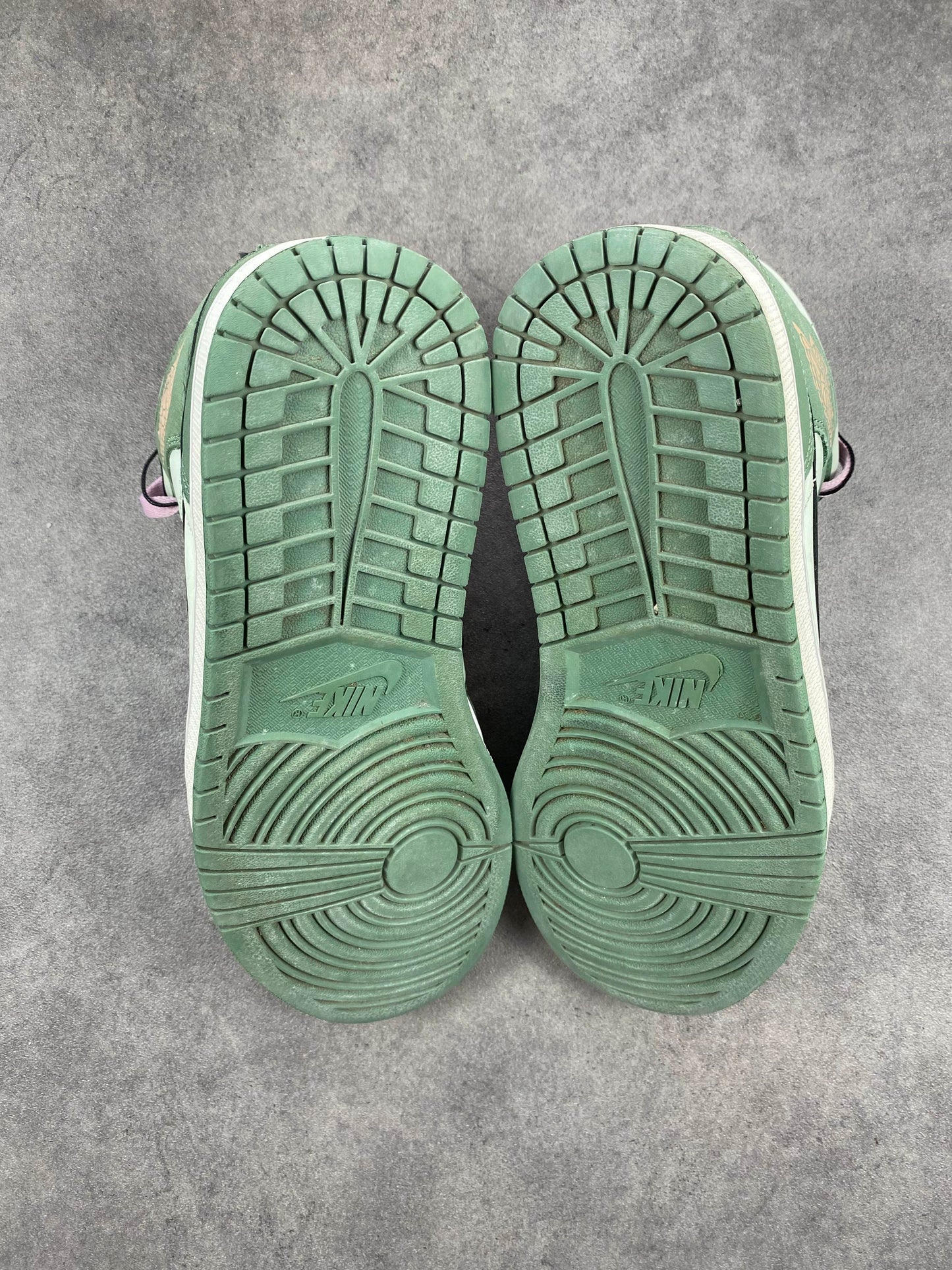 Jordan 1 Mid Dutch Green (W)
