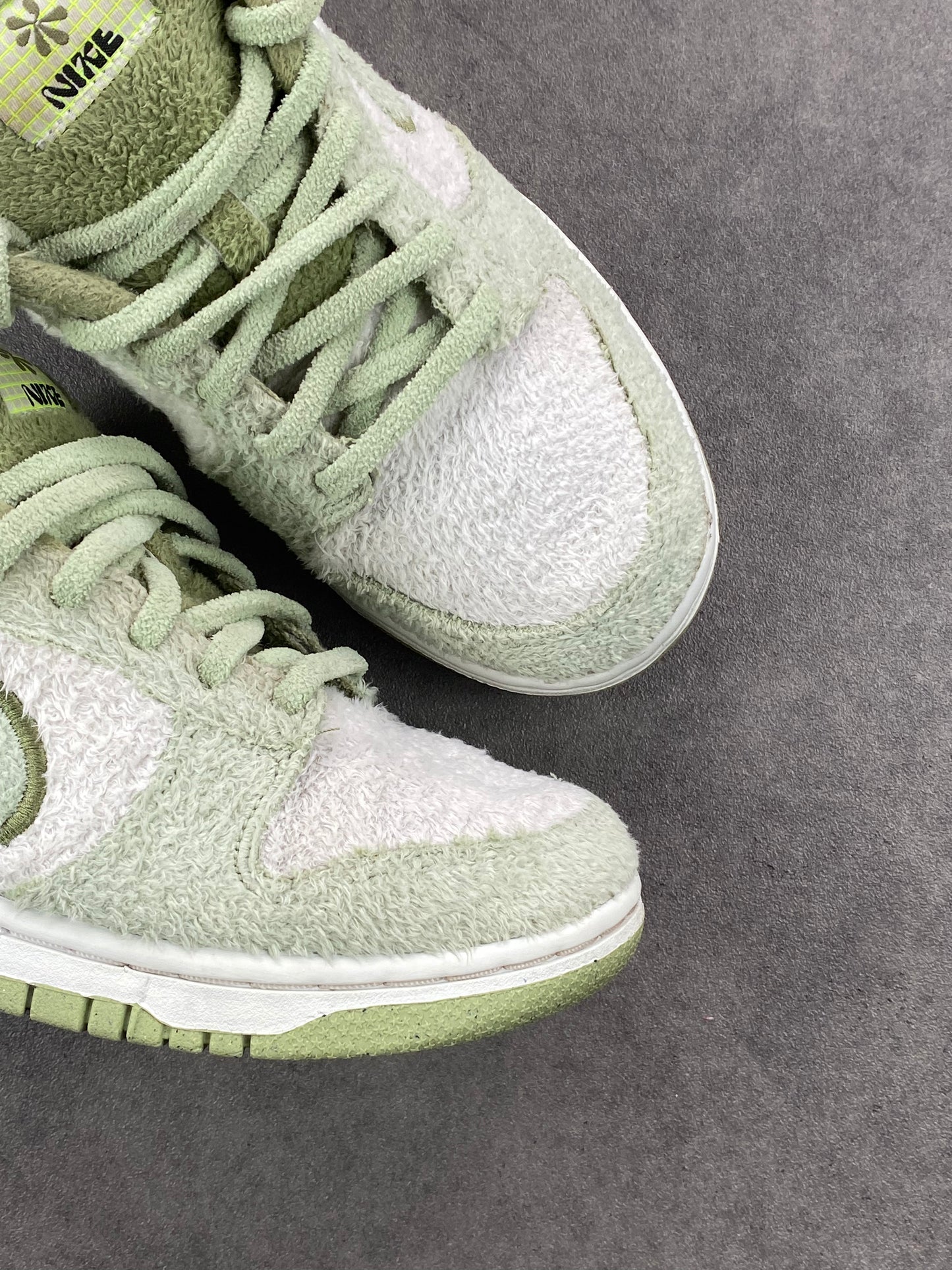 Nike Dunk Low SE Fleece Pack Honeydew