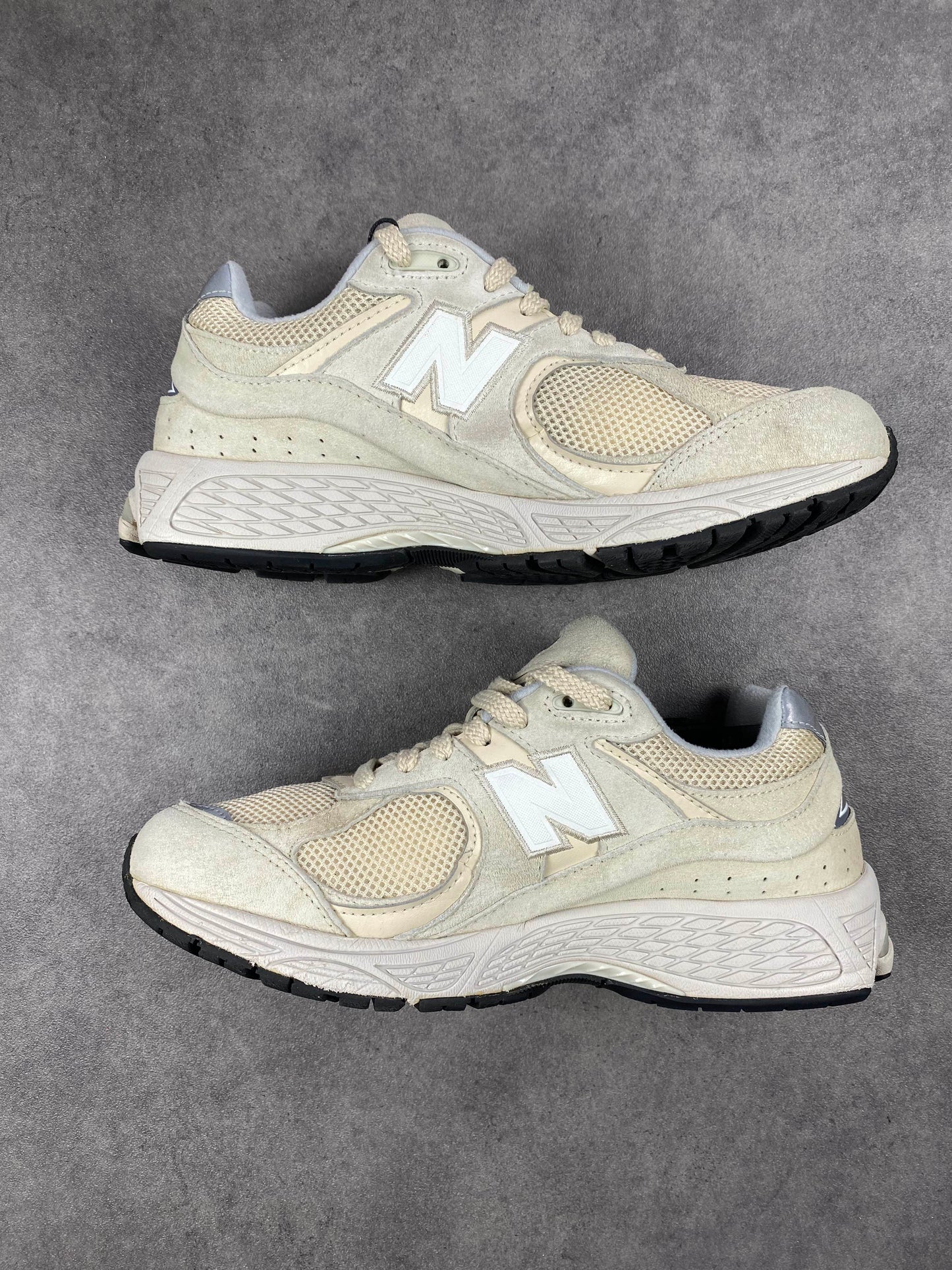 New Balance 2002R Bone Light Aluminium