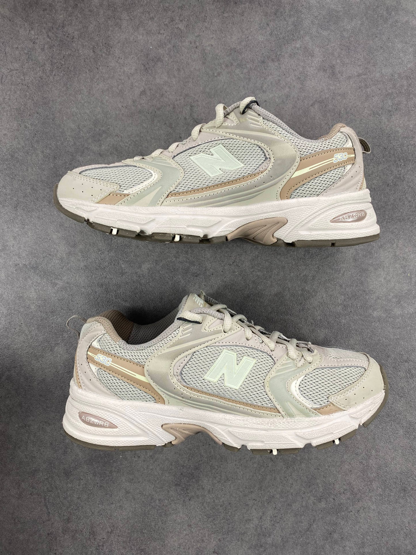 New Balance 530 Cream Beige