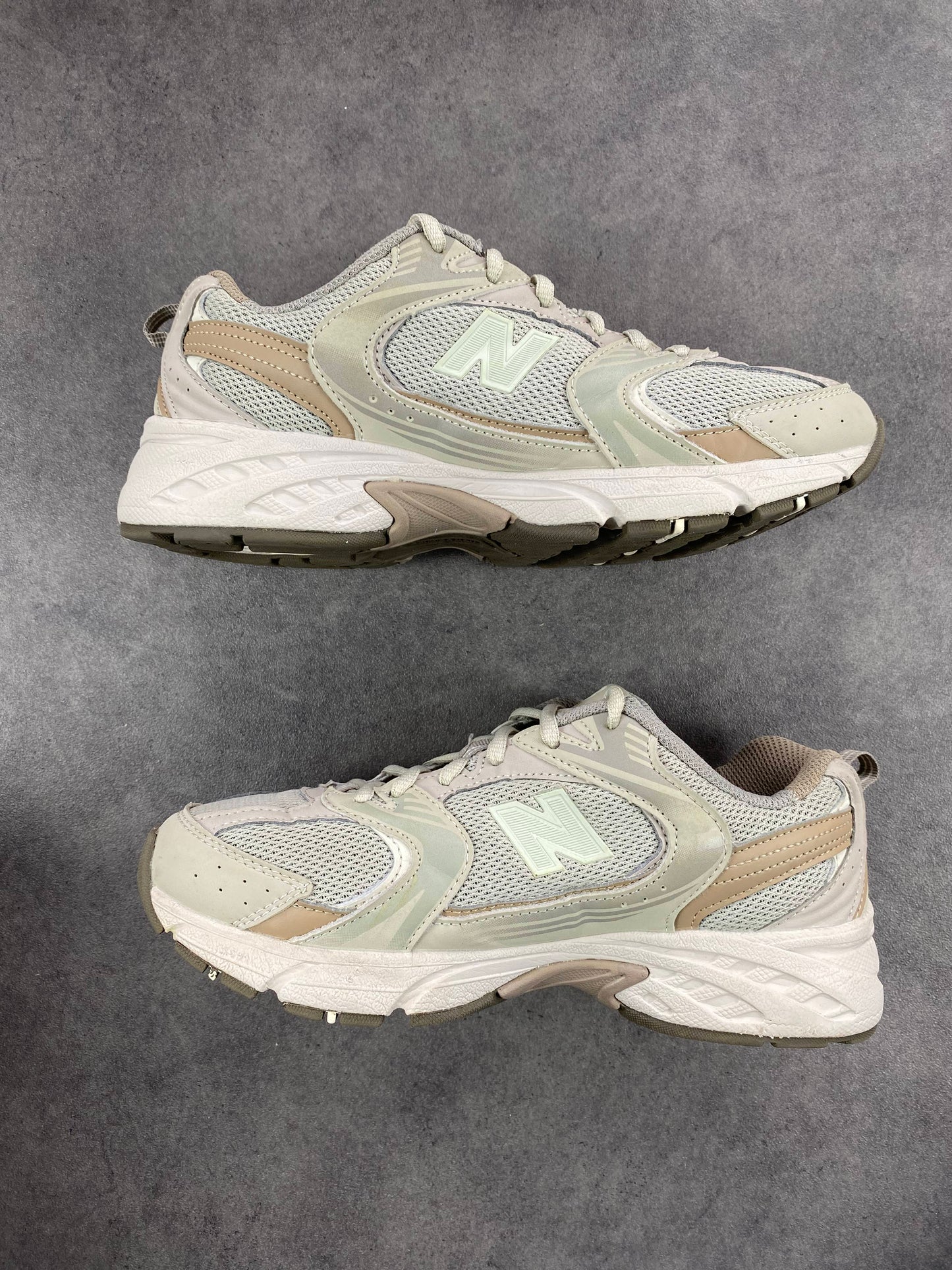 New Balance 530 Cream Beige