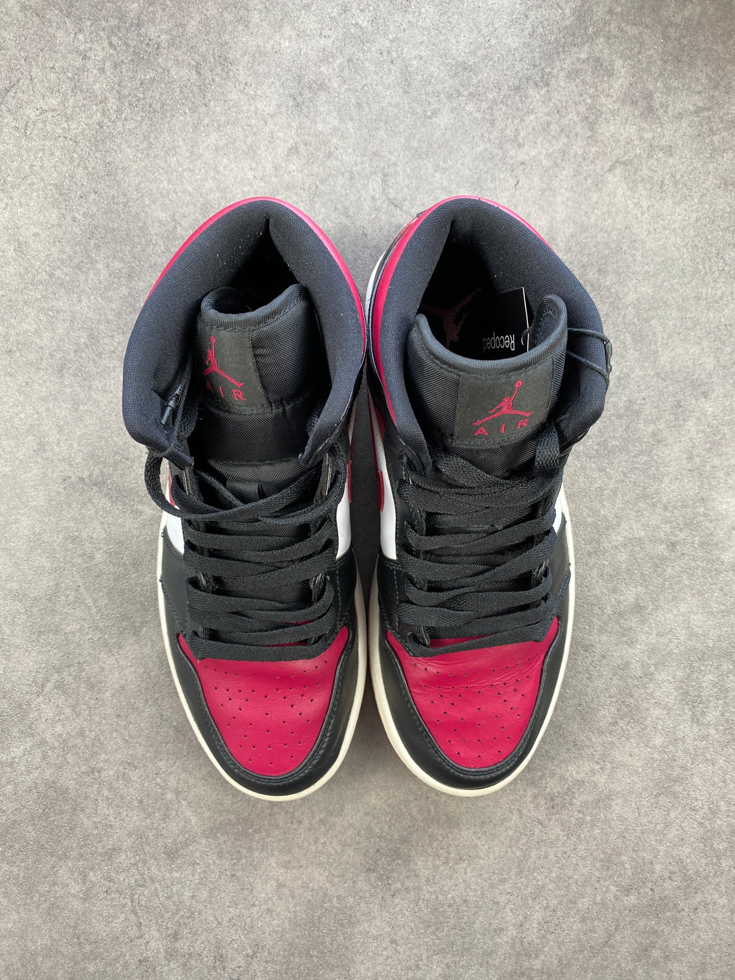 Air Jordan 1 Mid Bred Toe