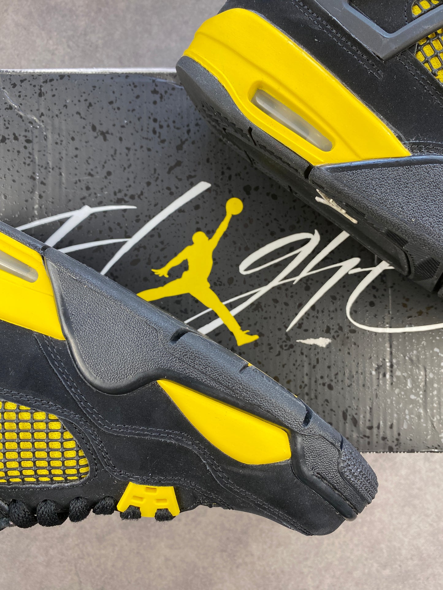 Jordan 4 Retro Thunder (2023) (Gs)