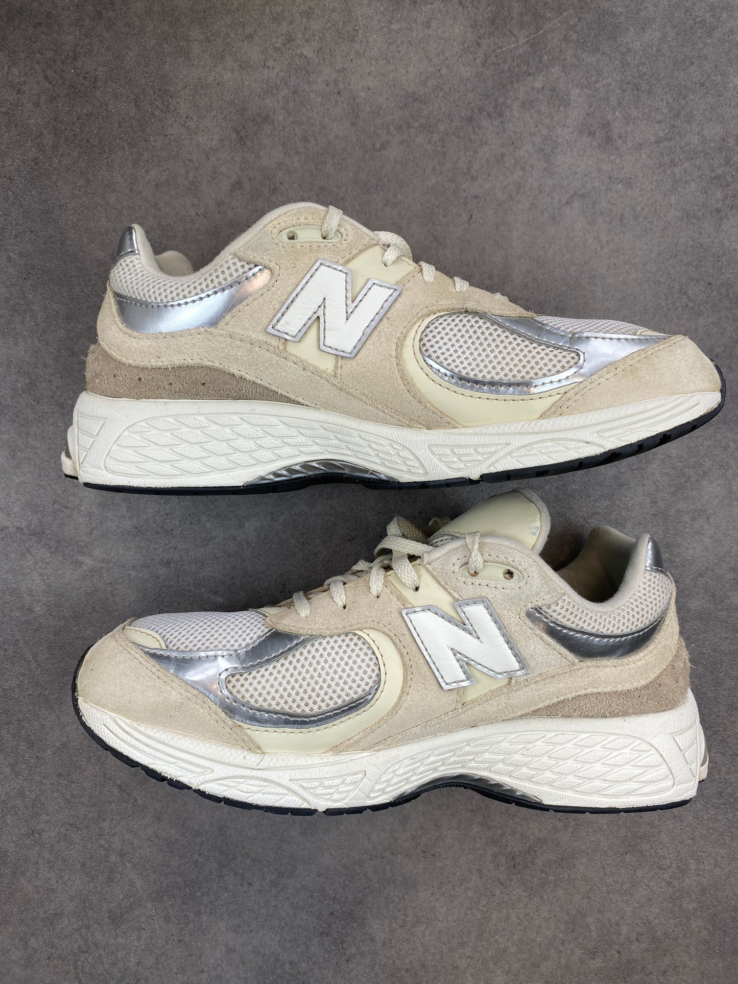 New Balance 2002R Beige Silver