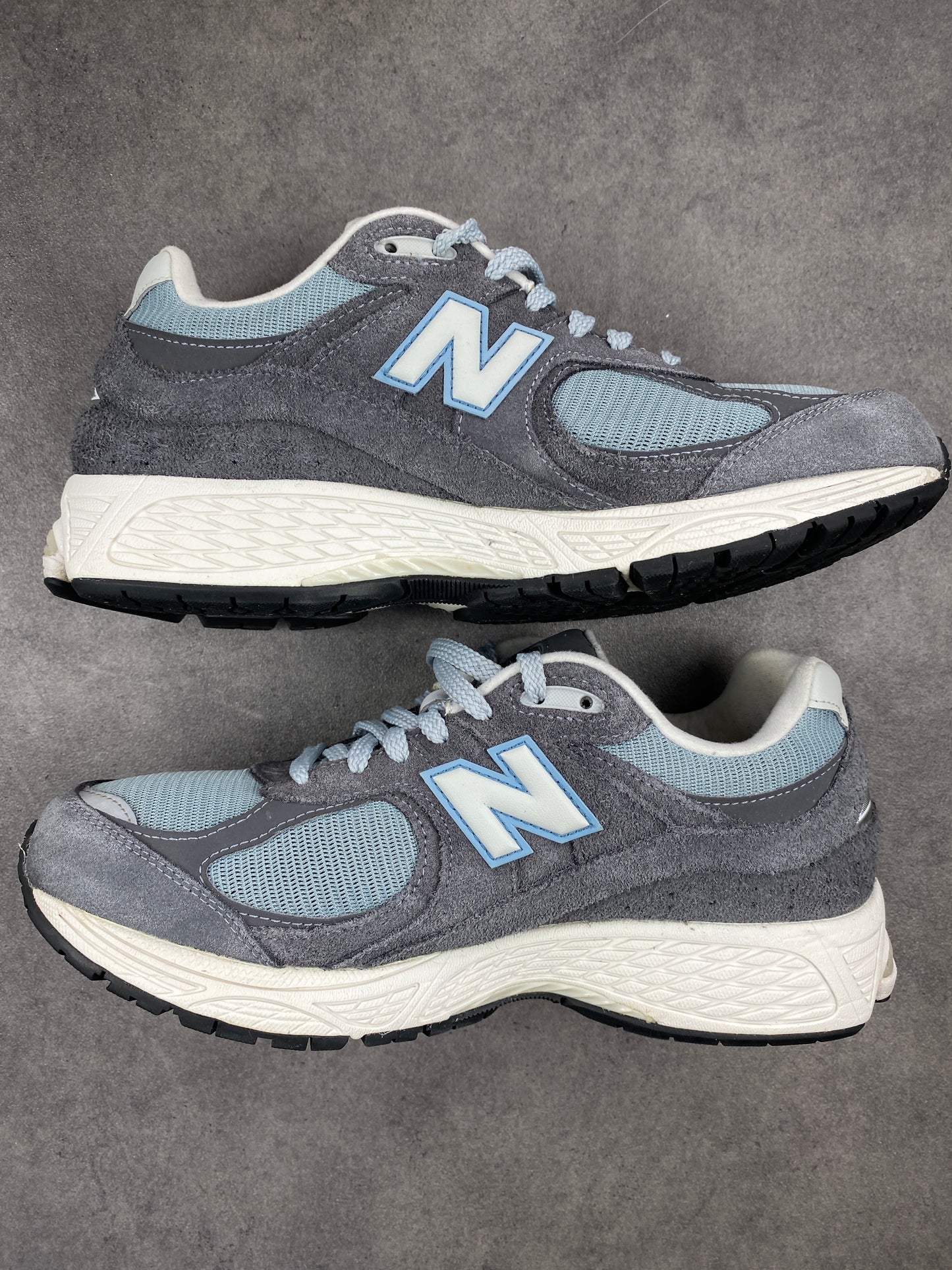 New Balance 2002R Magnent Lead