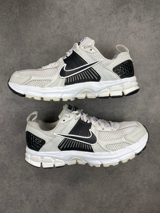 Nike Zoom Vomero 5 Metallic Platinum Black