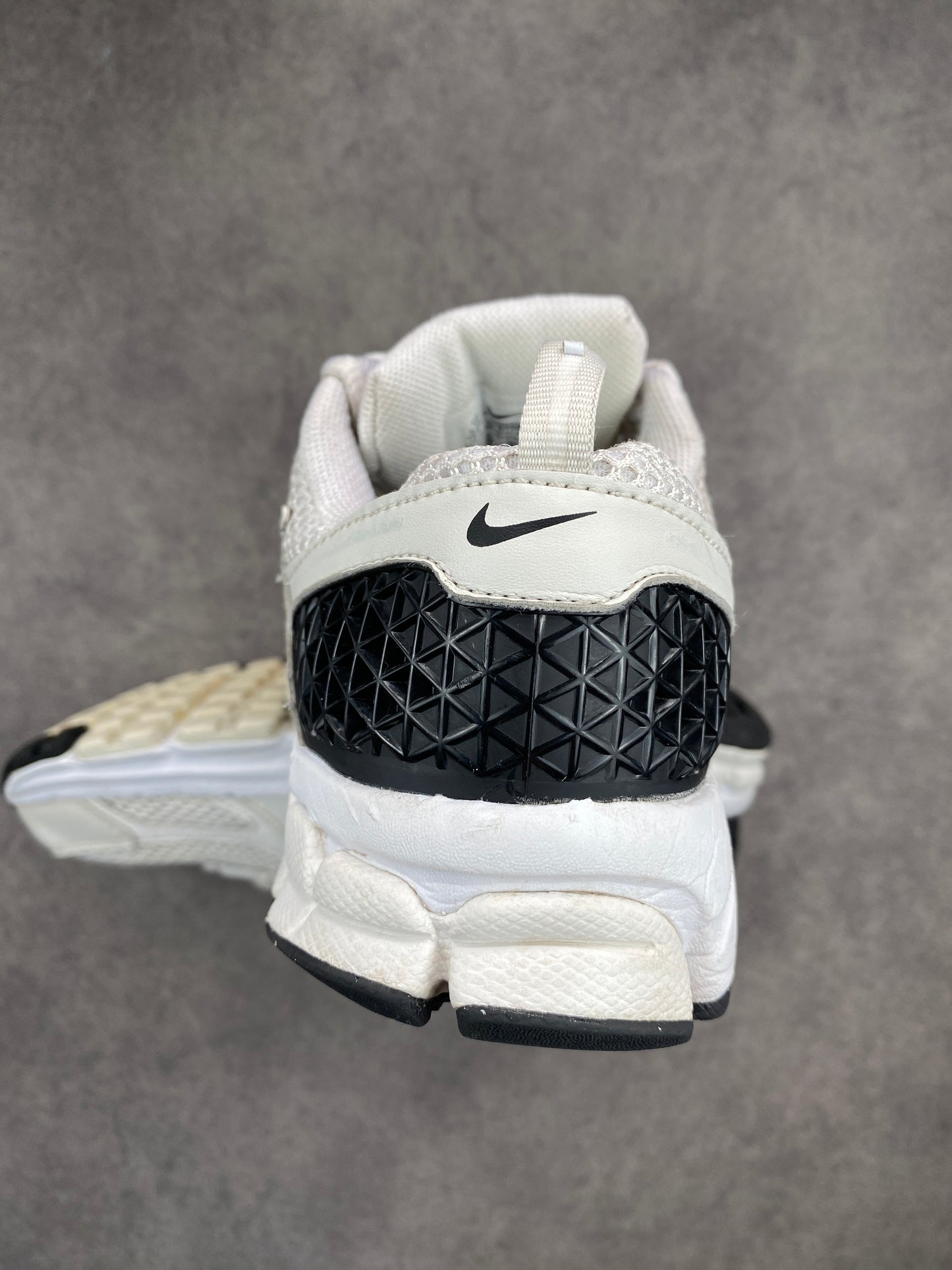 Nike Zoom Vomero 5 Metallic Platinum Black