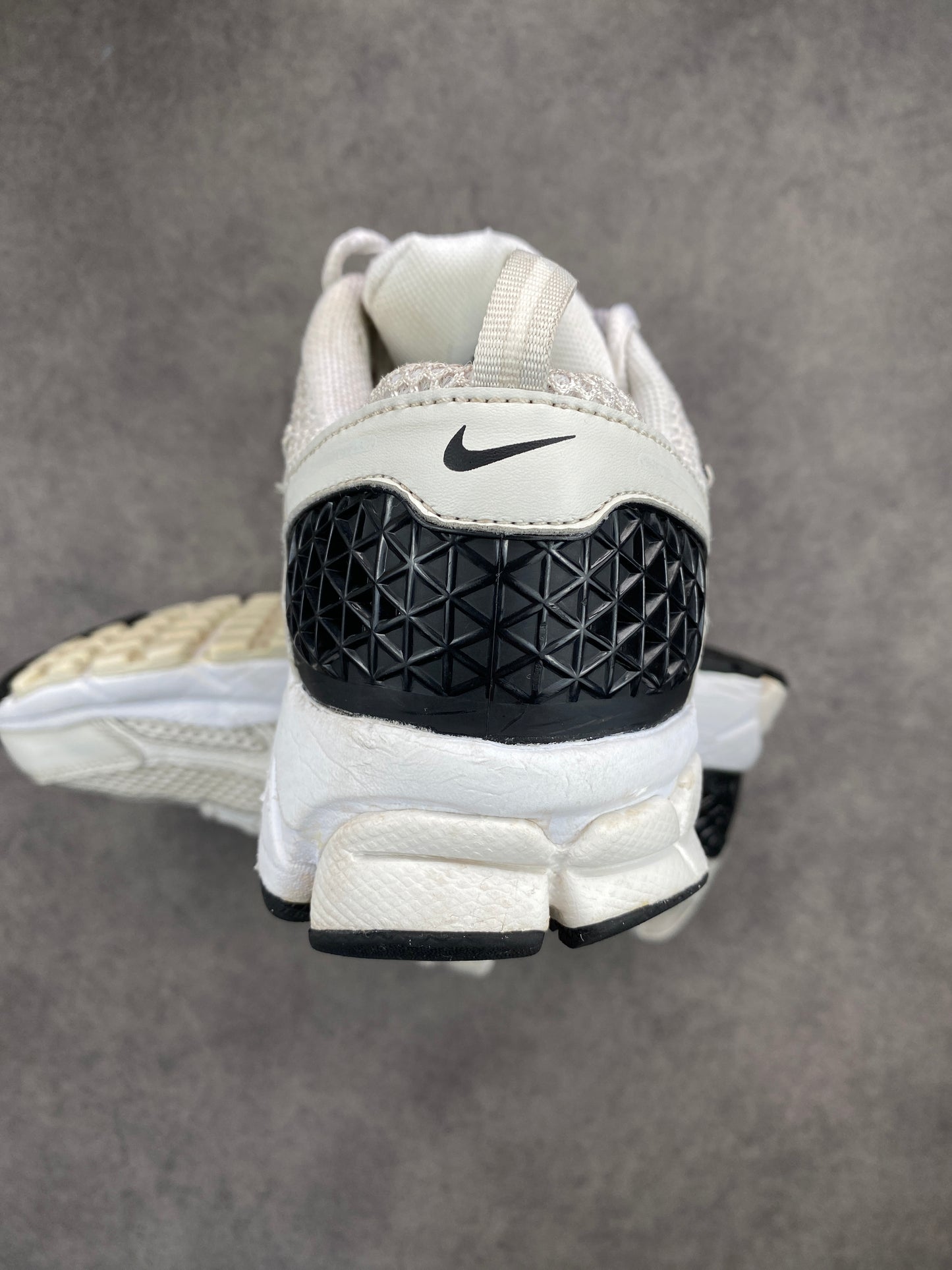 Nike Zoom Vomero 5 Metallic Platinum Black